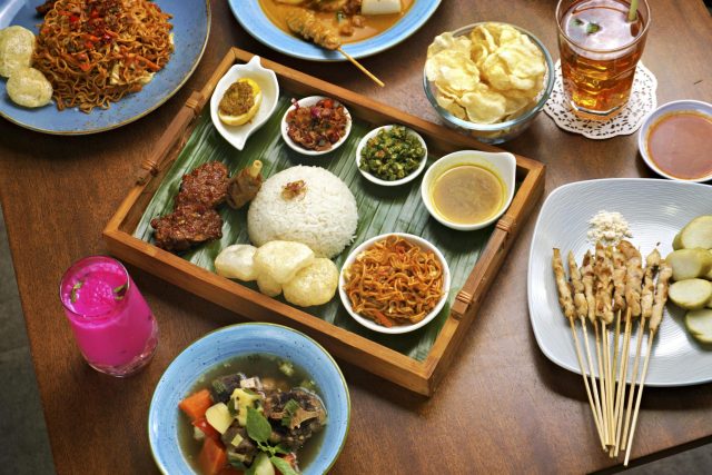 Anak menolak nasi, hanya meneguk susu formula, menandakan tantangan pola makan pada balita