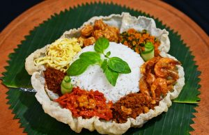 Anak Tidak Mau Makan Nasi Tapi Ngemil? 7 Tips Ampuh Bikin Anak Kembali Suka Nasi Tanpa Paksaan Tips praktis membuat bayi 1 tahun suka makan nasi dengan variasi rasa dan tekstur yang menarik