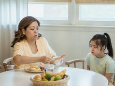 Cara Mengatasi Anak Susah Makan dengan Tips Praktis dan Efektif untuk Keluarga Bahagia Tips praktis mengatasi anak susah makan dengan cara sederhana yang terbukti efektif.