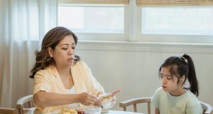 Cara Mengatasi Anak Susah Makan dengan Tips Praktis dan Efektif untuk Keluarga Bahagia Tips praktis mengatasi anak susah makan dengan cara sederhana yang terbukti efektif.