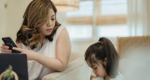 Hipnoterapi Anak Susah Makan, GTM, dan Tantrum Kecanduan Gadget di Jogja: Solusi Praktis untuk Orang Tua Modern Hipnoterapi anak susah makan, GTM, tantrum & kecanduan gadget di Surabaya - solusi efektif mengatasi perilaku anak