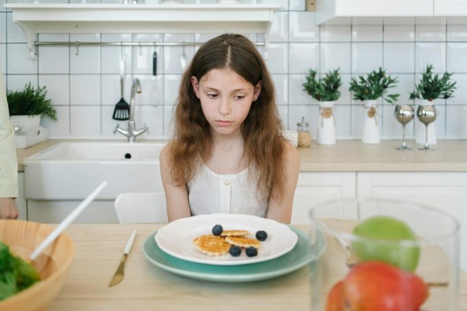 Solusi Hipnoterapi Anak Susah Makan dan Tantrum di Banyuwangi: Mengatasi Kecanduan Gadget dengan Metode GTM Hipnoterapi untuk anak susah makan, mengatasi tantrum, kecanduan gadget di Jember dengan pendekatan GTM