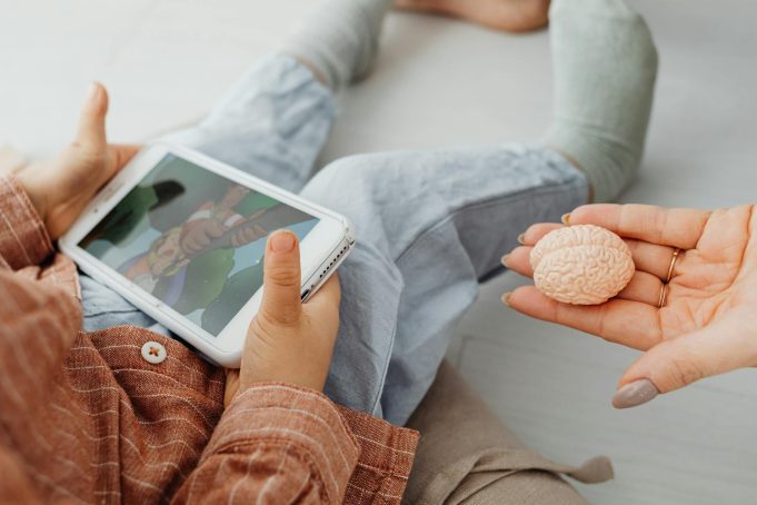 Solusi Hipnoterapi Anak Susah Makan, Atasi Tantrum & Kecanduan Gadget di Sidoarjo dengan Metode GTM Efektif